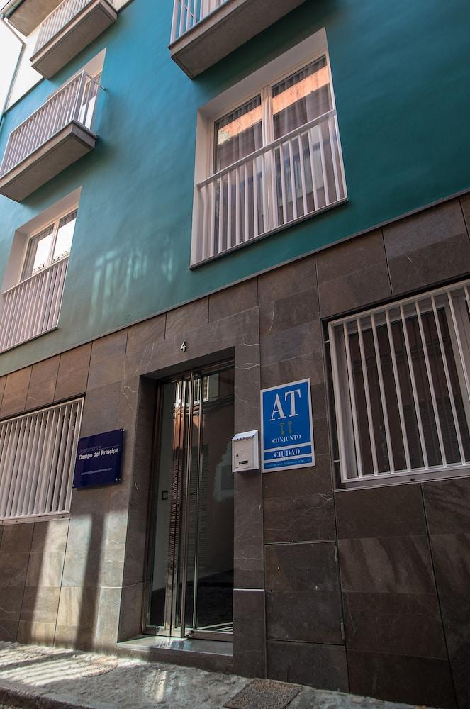 Apartamentos Campo Del Principe Гранада Екстериор снимка